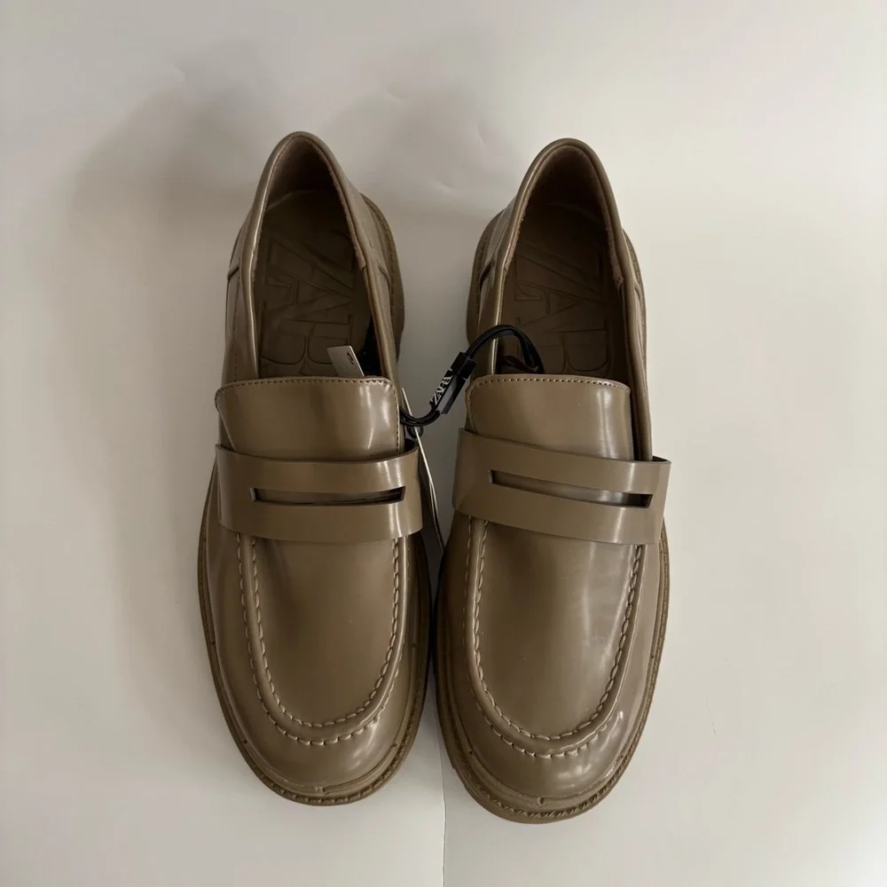 NWT Zara Low Heel Lug Sole Loafers in Khaki Green Size 7.5 - Picture 3 of 10